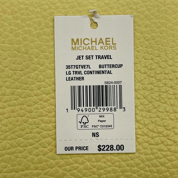 Michael Kors Continental Wallet Wristlet B… - Picture 9 of 9